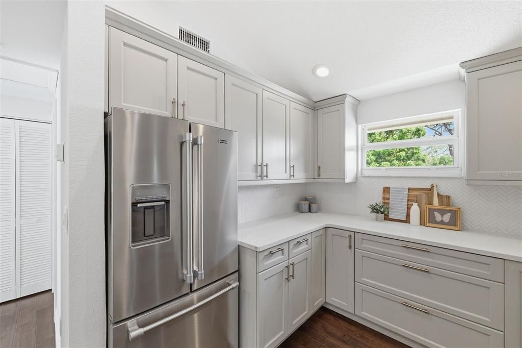 For Sale: $509,900 (4 beds, 2 baths, 1784 Square Feet)
