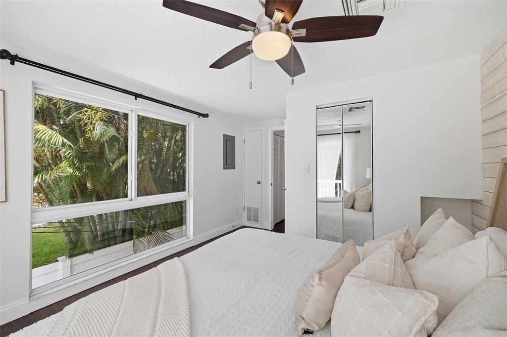 For Sale: $509,900 (4 beds, 2 baths, 1784 Square Feet)