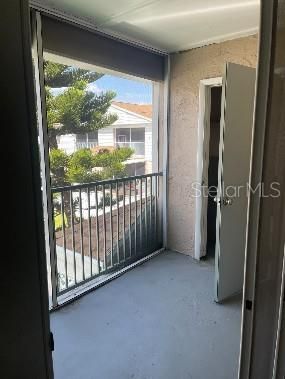 For Rent: $1,725 (2 beds, 1 baths, 974 Square Feet)