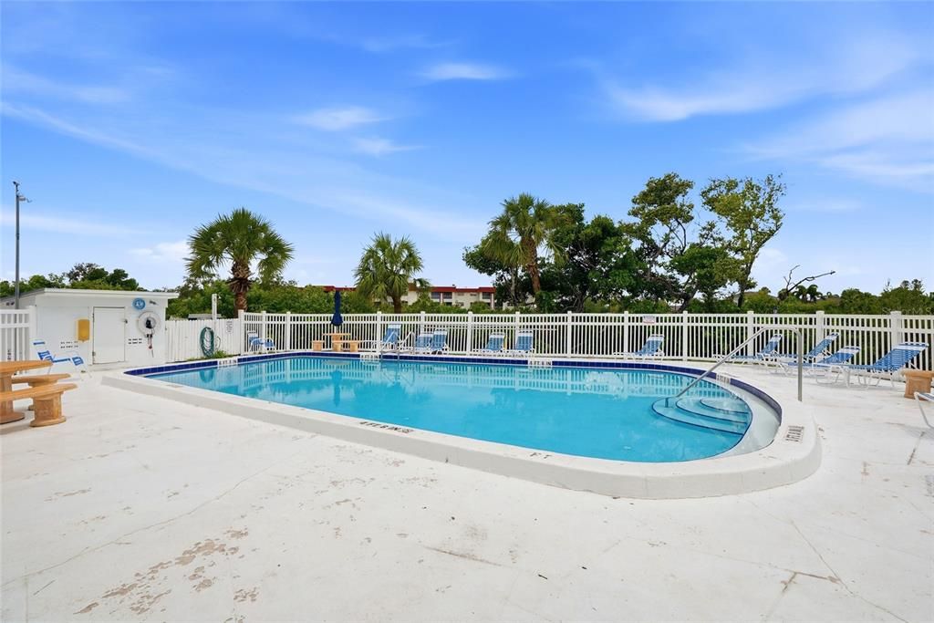 For Rent: $1,450 (1 beds, 1 baths, 815 Square Feet)