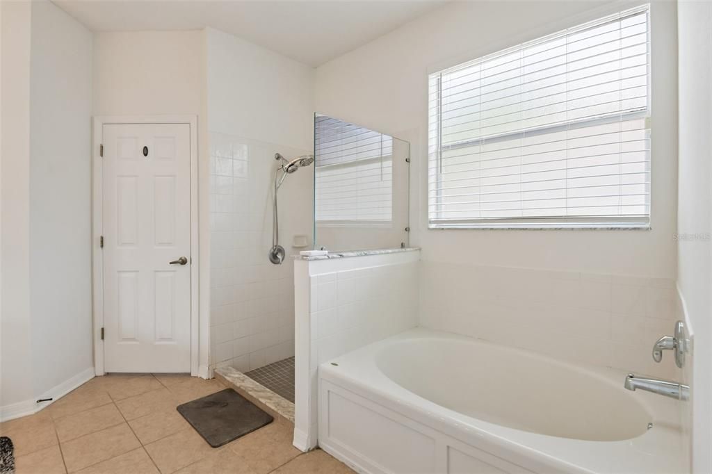 For Sale: $380,000 (3 beds, 2 baths, 1705 Square Feet)