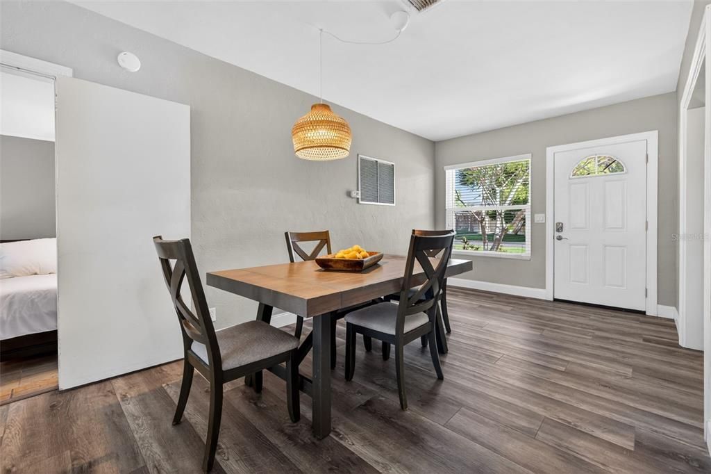 For Sale: $599,995 (3 beds, 2 baths, 1363 Square Feet)