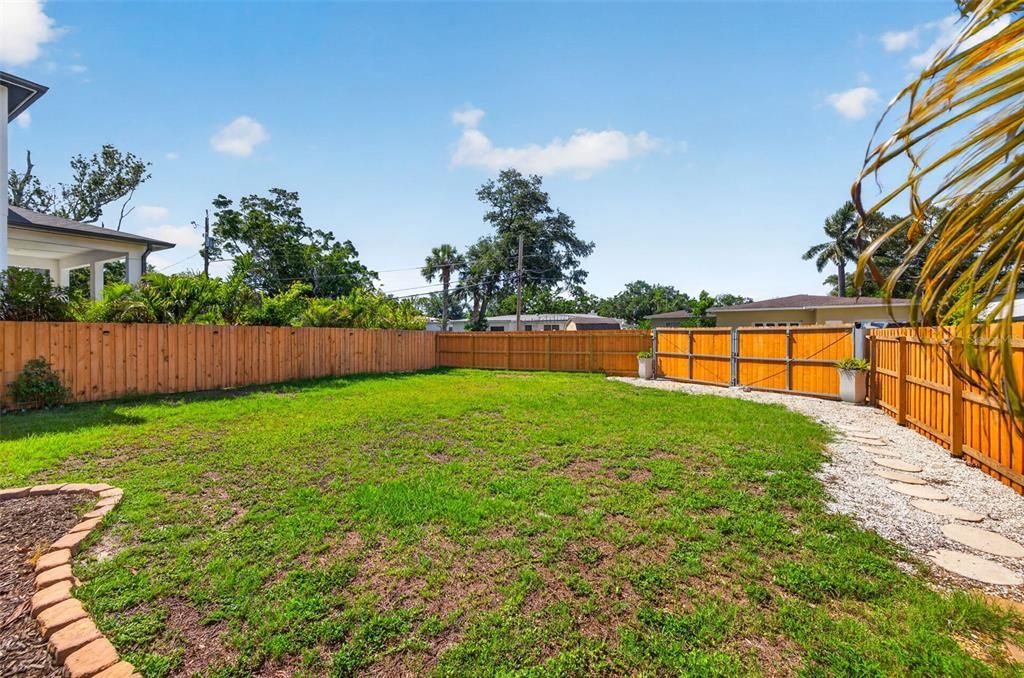 For Sale: $599,995 (3 beds, 2 baths, 1363 Square Feet)