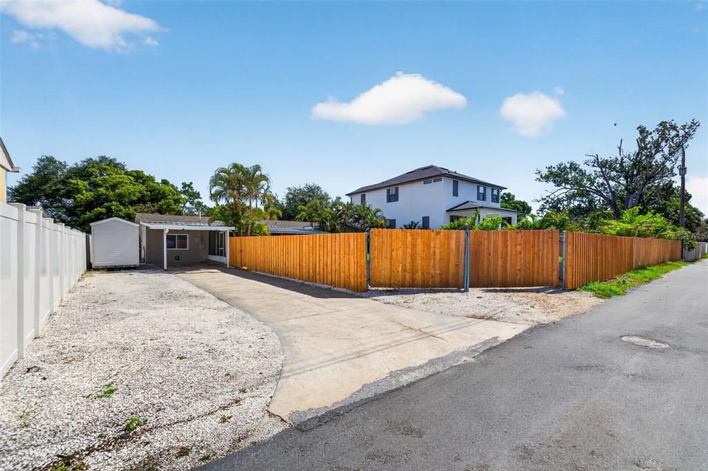 For Sale: $599,995 (3 beds, 2 baths, 1363 Square Feet)