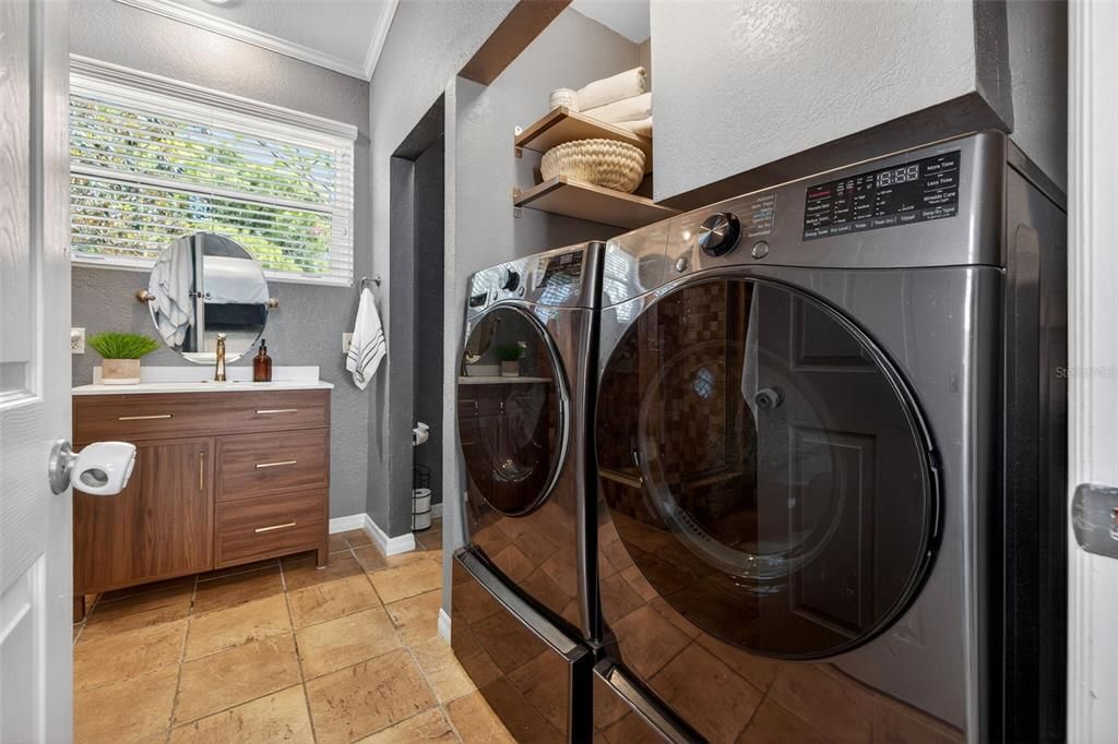 For Sale: $599,995 (3 beds, 2 baths, 1363 Square Feet)