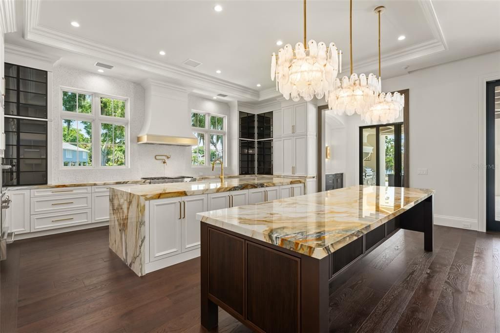 На продажу: $13,995,000 (6 спален, 6 ванн, 12067 Квадратных фут)