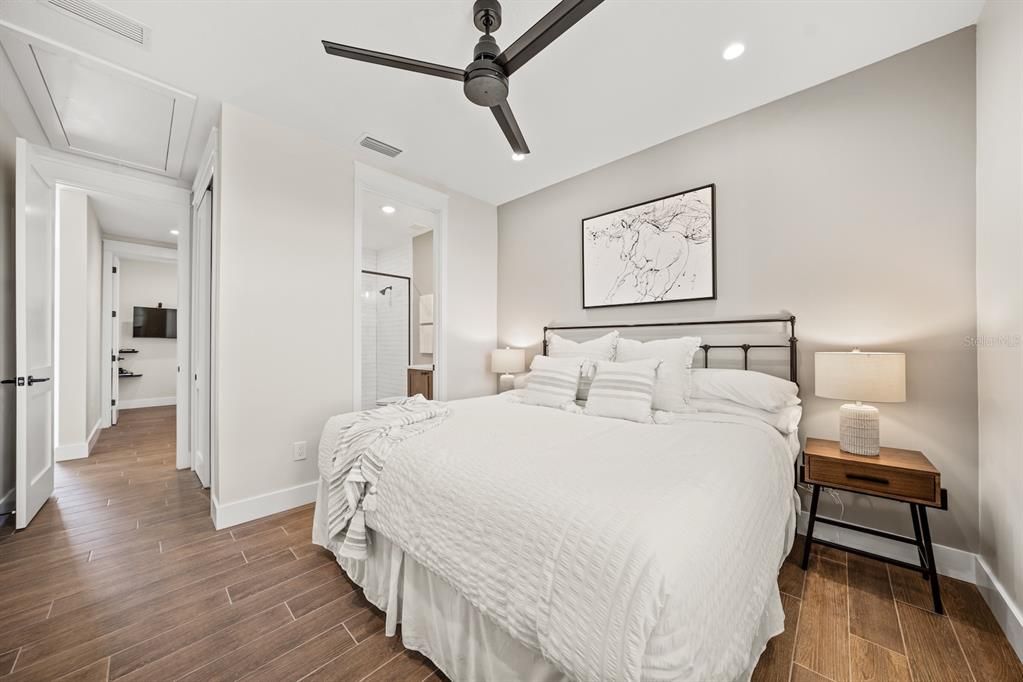 For Sale: $2,895,000 (5 beds, 0 baths, 2966 Square Feet)