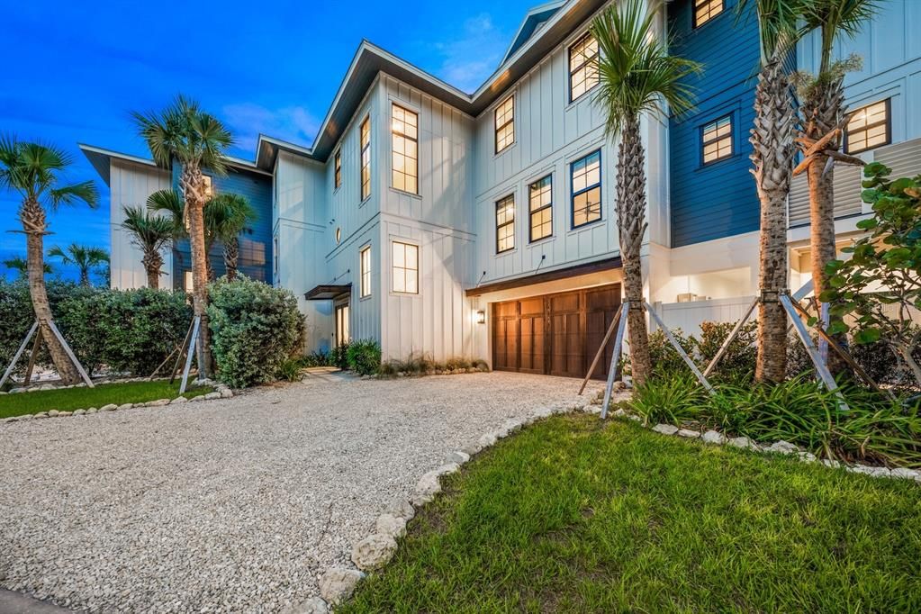 For Sale: $2,895,000 (5 beds, 0 baths, 2966 Square Feet)