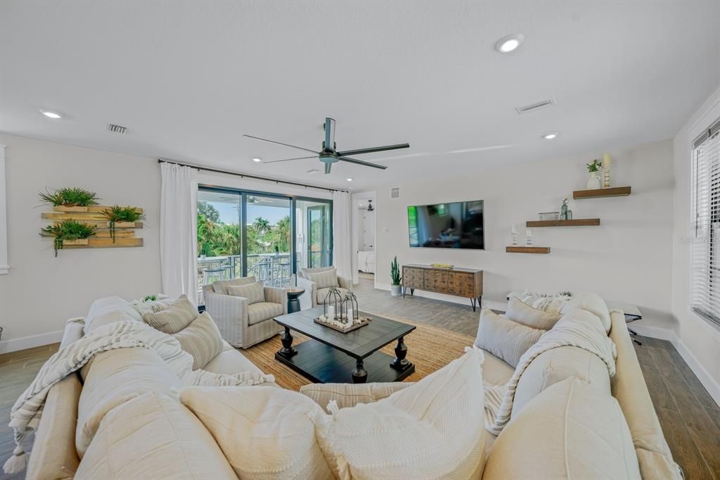 For Sale: $2,895,000 (5 beds, 0 baths, 2966 Square Feet)