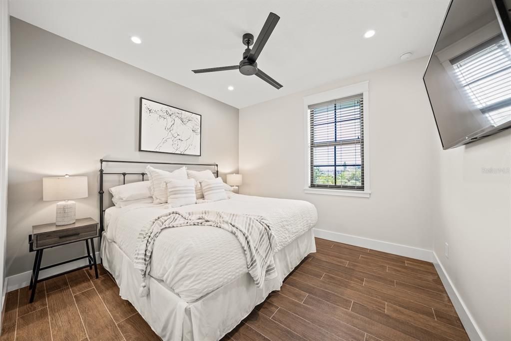 For Sale: $2,895,000 (5 beds, 0 baths, 2966 Square Feet)