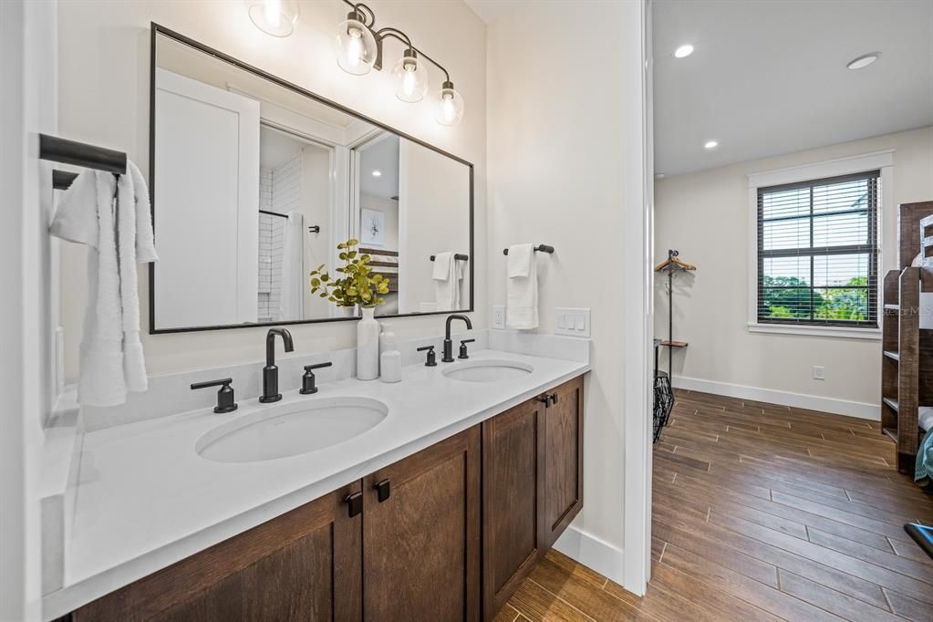 For Sale: $2,895,000 (5 beds, 0 baths, 2966 Square Feet)