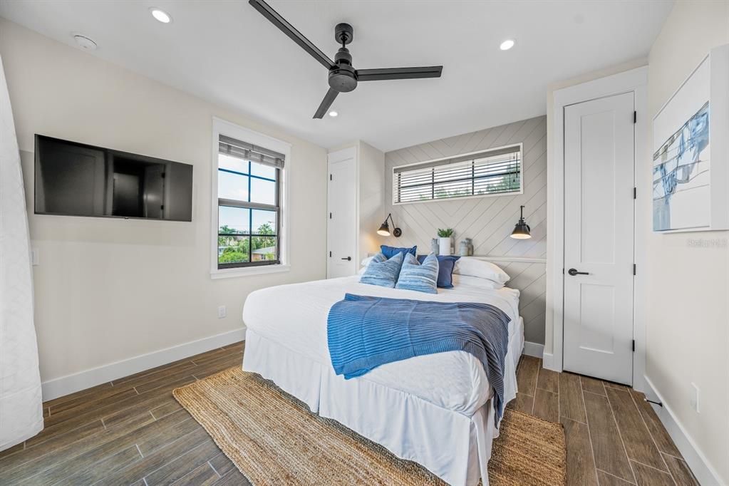 For Sale: $2,895,000 (5 beds, 0 baths, 2966 Square Feet)