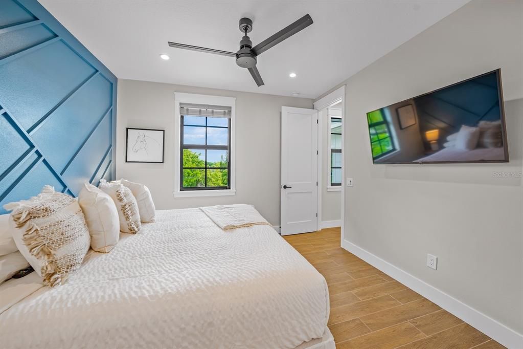 For Sale: $2,895,000 (5 beds, 0 baths, 2966 Square Feet)