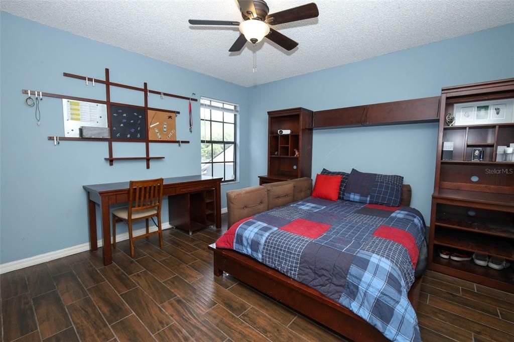 For Sale: $550,000 (4 beds, 2 baths, 1888 Square Feet)