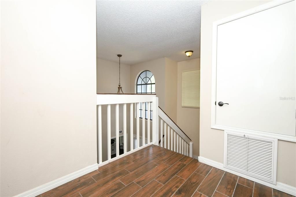 For Sale: $550,000 (4 beds, 2 baths, 1888 Square Feet)