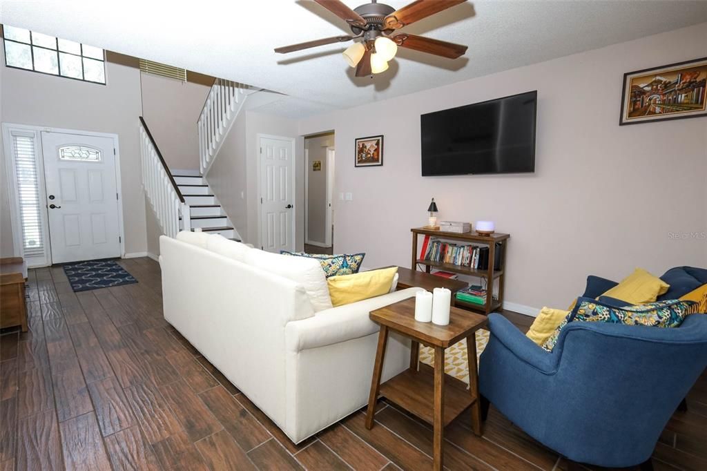 For Sale: $550,000 (4 beds, 2 baths, 1888 Square Feet)