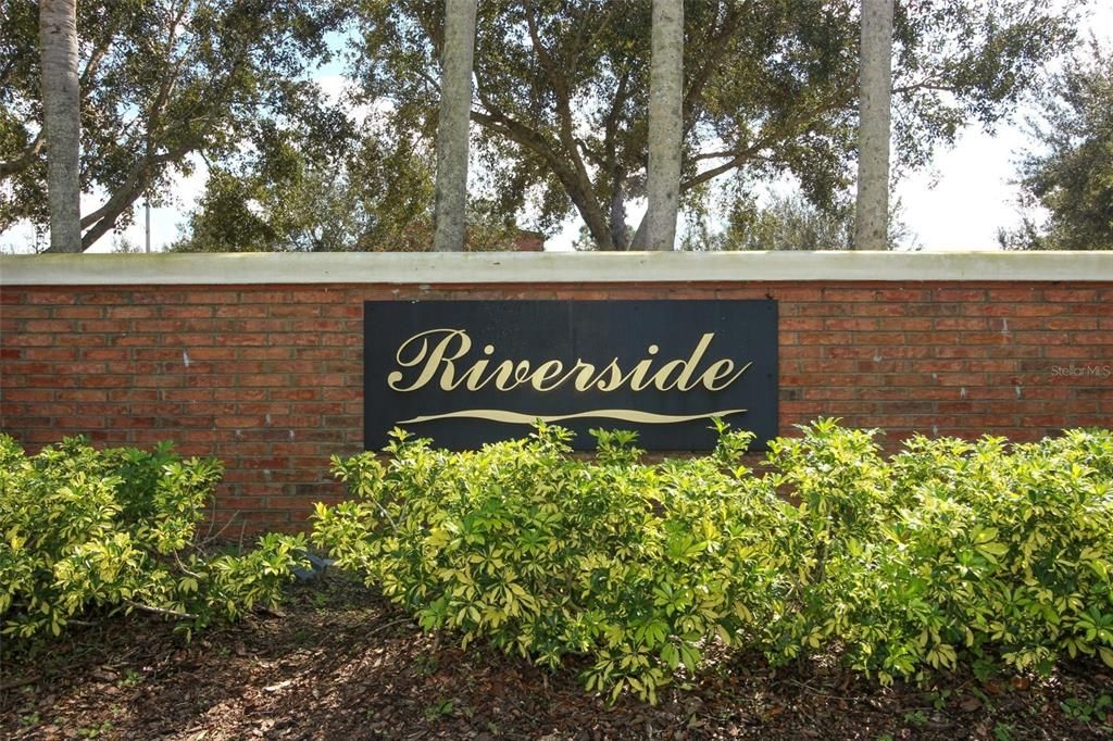 For Sale: $550,000 (4 beds, 2 baths, 1888 Square Feet)