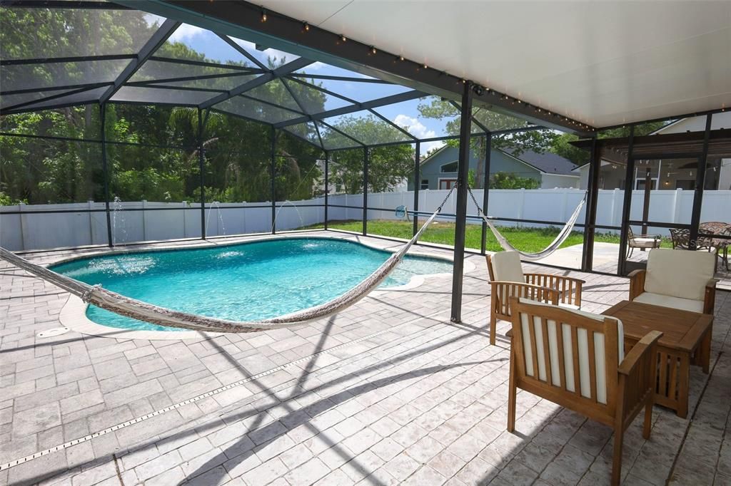 For Sale: $550,000 (4 beds, 2 baths, 1888 Square Feet)