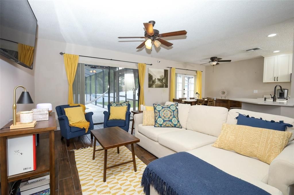 For Sale: $550,000 (4 beds, 2 baths, 1888 Square Feet)