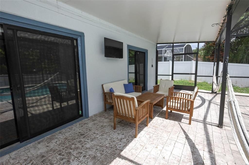 For Sale: $550,000 (4 beds, 2 baths, 1888 Square Feet)