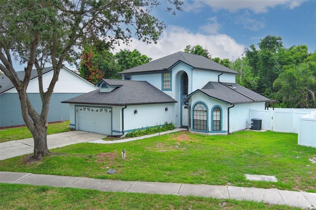For Sale: $550,000 (4 beds, 2 baths, 1888 Square Feet)