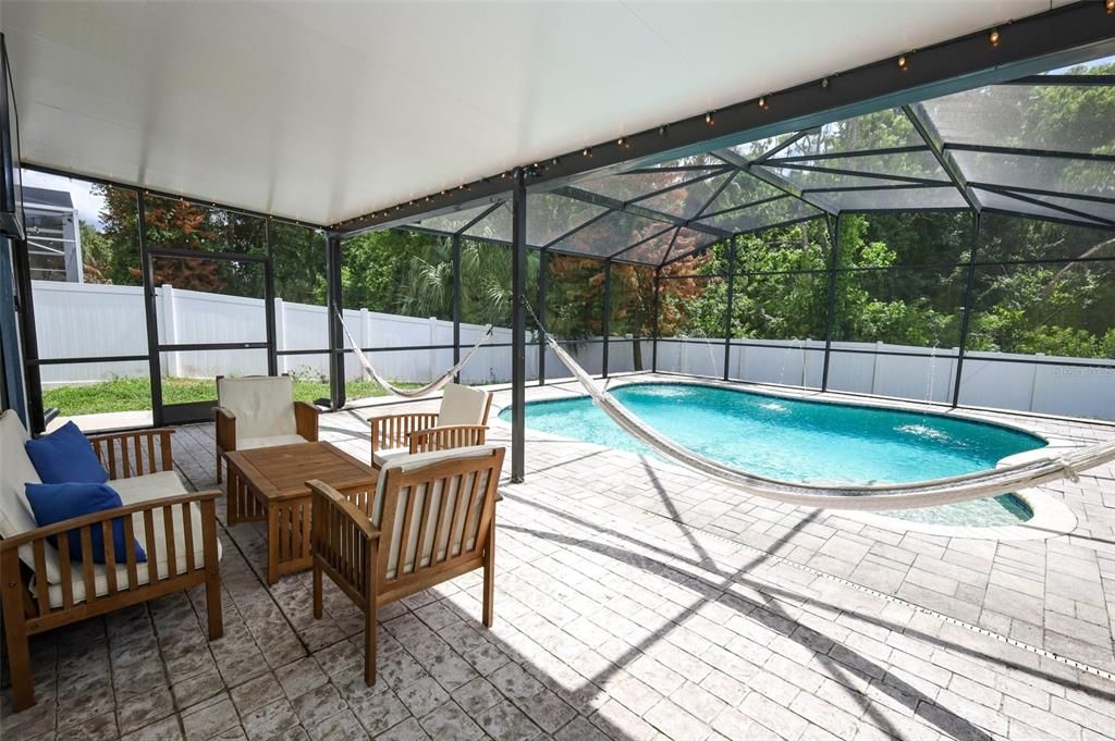 For Sale: $550,000 (4 beds, 2 baths, 1888 Square Feet)