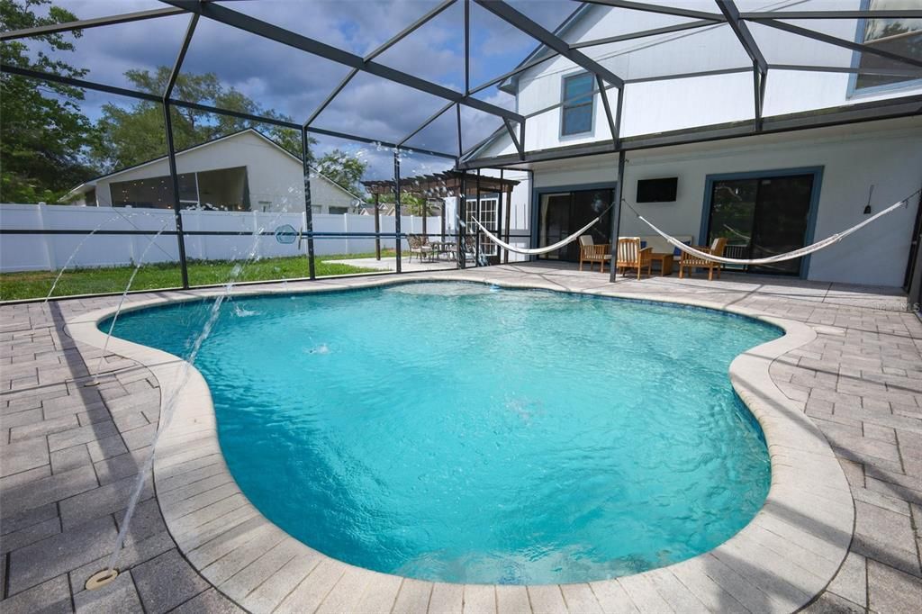 For Sale: $550,000 (4 beds, 2 baths, 1888 Square Feet)