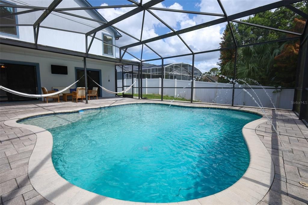 For Sale: $550,000 (4 beds, 2 baths, 1888 Square Feet)