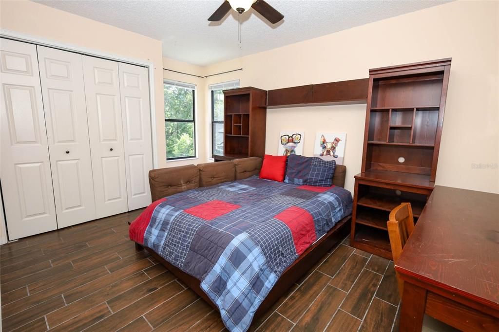 For Sale: $550,000 (4 beds, 2 baths, 1888 Square Feet)