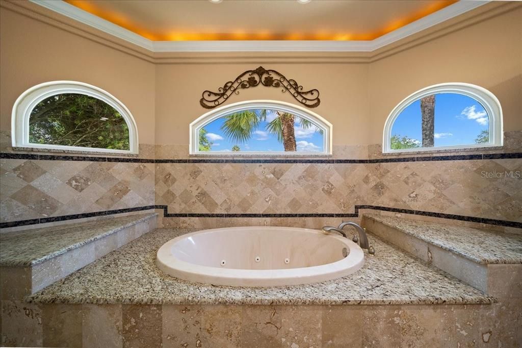 En Venta: $999,500 (4 camas, 3 baños, 4053 Pies cuadrados)
