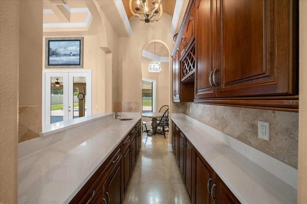 En Venta: $999,500 (4 camas, 3 baños, 4053 Pies cuadrados)