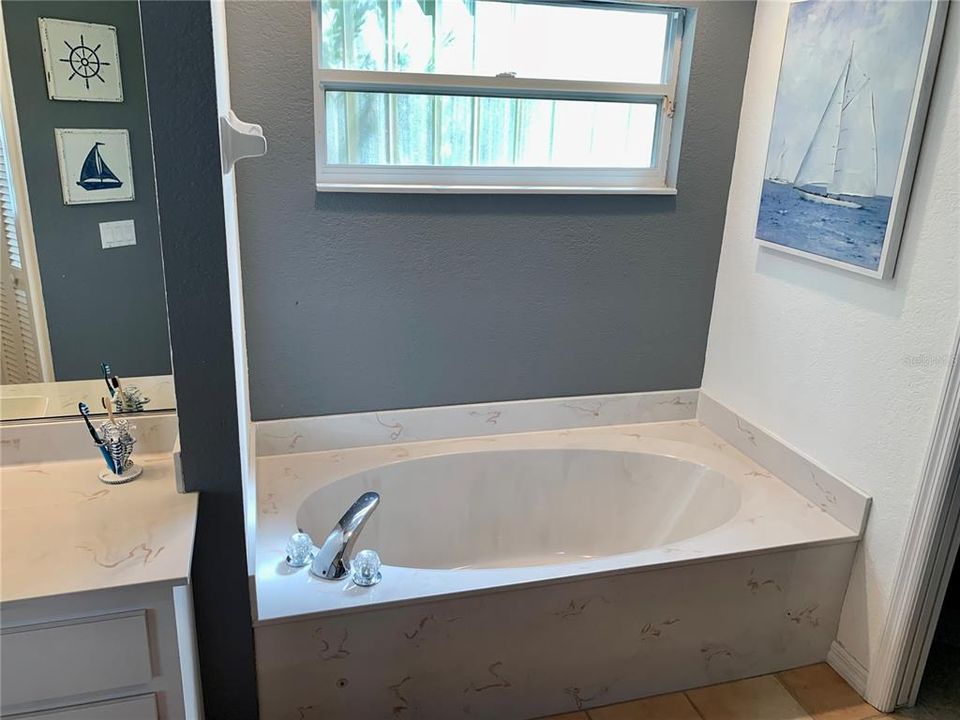 For Rent: $4,000 (3 beds, 2 baths, 1940 Square Feet)