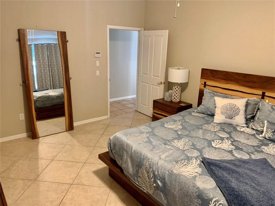 For Rent: $4,000 (3 beds, 2 baths, 1940 Square Feet)