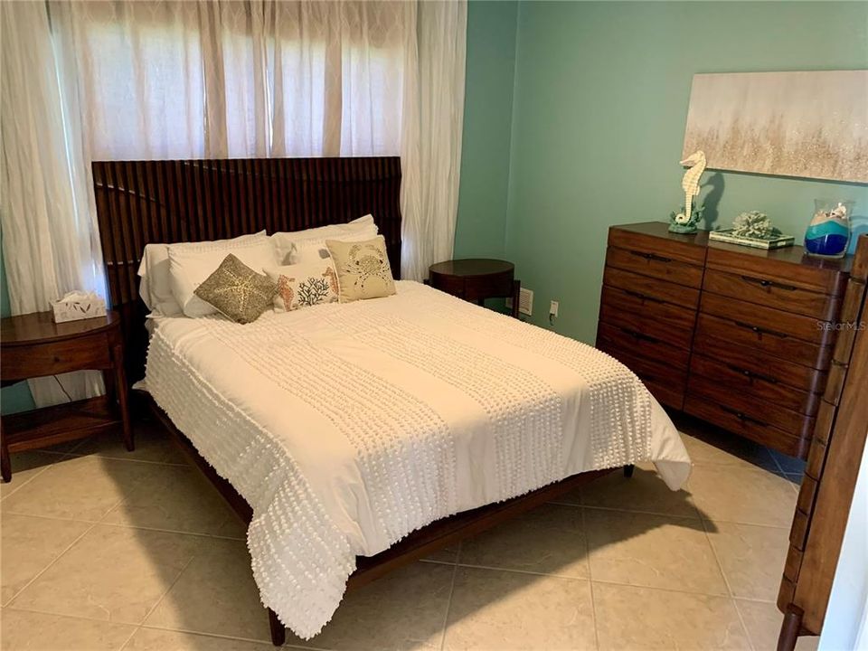 For Rent: $4,000 (3 beds, 2 baths, 1940 Square Feet)