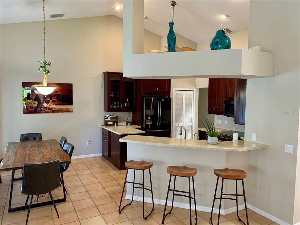For Rent: $4,000 (3 beds, 2 baths, 1940 Square Feet)