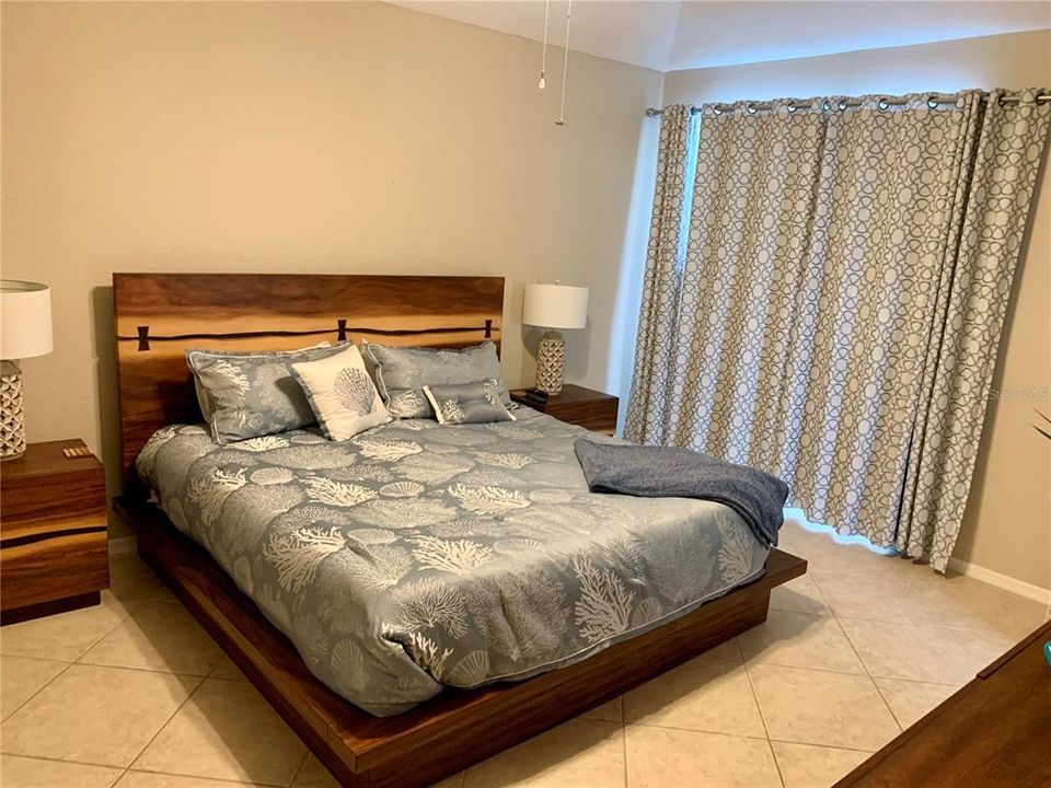 For Rent: $4,000 (3 beds, 2 baths, 1940 Square Feet)