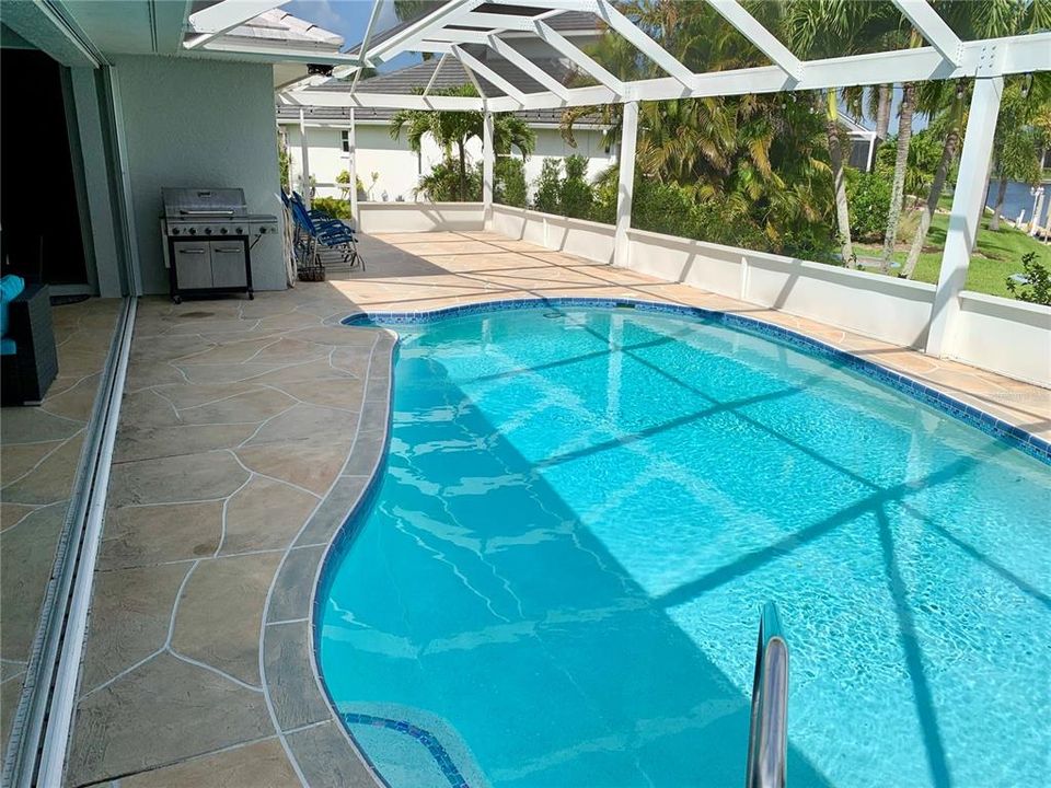 For Rent: $4,000 (3 beds, 2 baths, 1940 Square Feet)