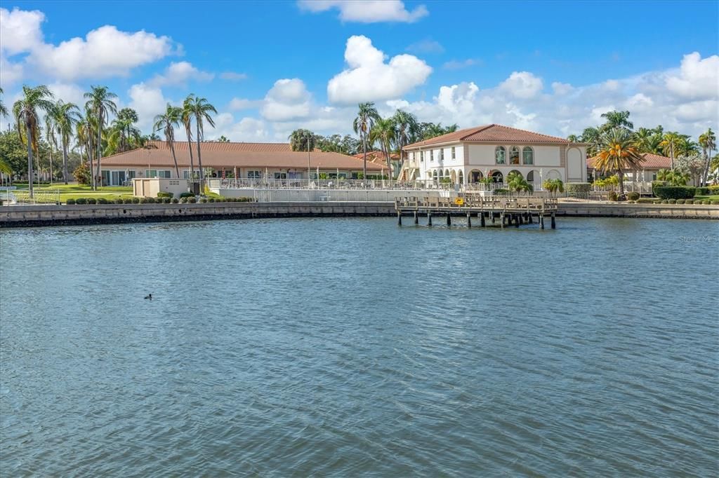 For Rent: $2,000 (1 beds, 1 baths, 950 Square Feet)