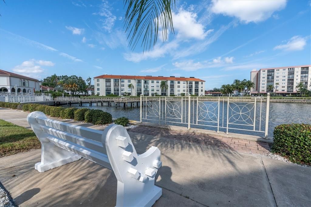 For Rent: $2,000 (1 beds, 1 baths, 950 Square Feet)