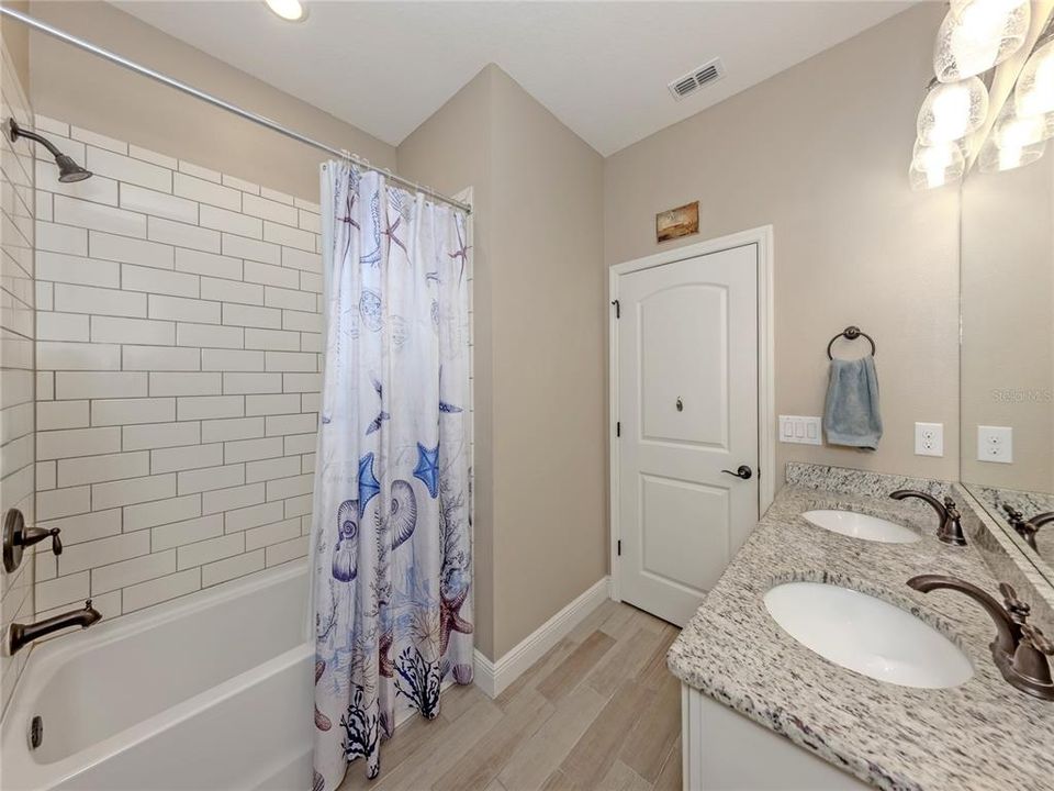 For Sale: $584,000 (4 beds, 2 baths, 2334 Square Feet)