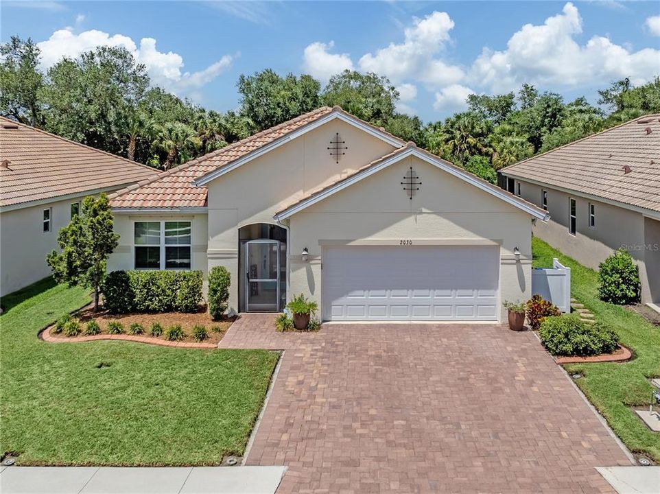 For Sale: $584,000 (4 beds, 2 baths, 2334 Square Feet)