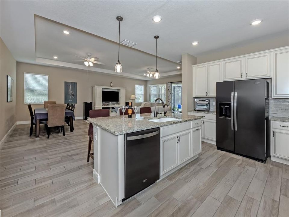 For Sale: $584,000 (4 beds, 2 baths, 2334 Square Feet)