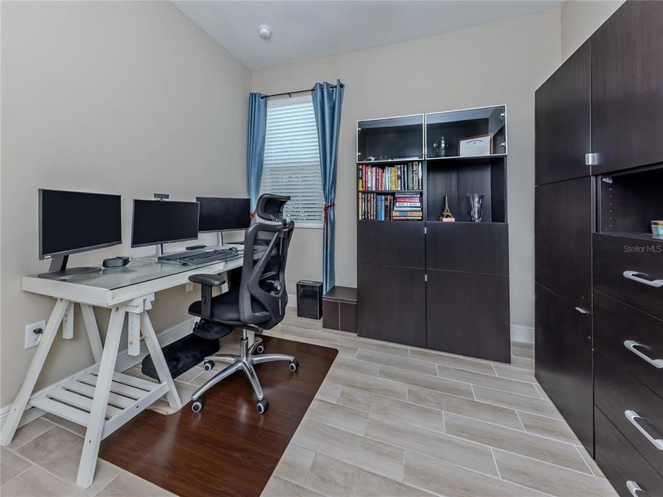 For Sale: $584,000 (4 beds, 2 baths, 2334 Square Feet)