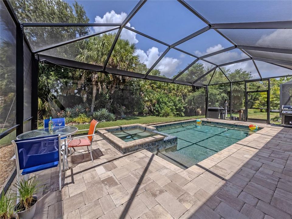 For Sale: $584,000 (4 beds, 2 baths, 2334 Square Feet)