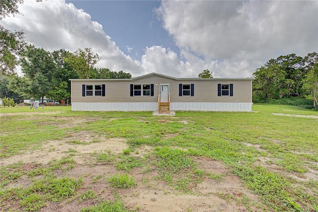 For Rent: $2,200 (4 beds, 2 baths, 1850 Square Feet)