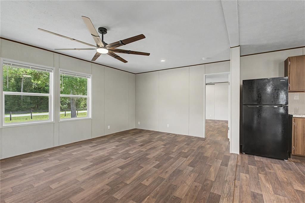 For Rent: $2,200 (4 beds, 2 baths, 1850 Square Feet)