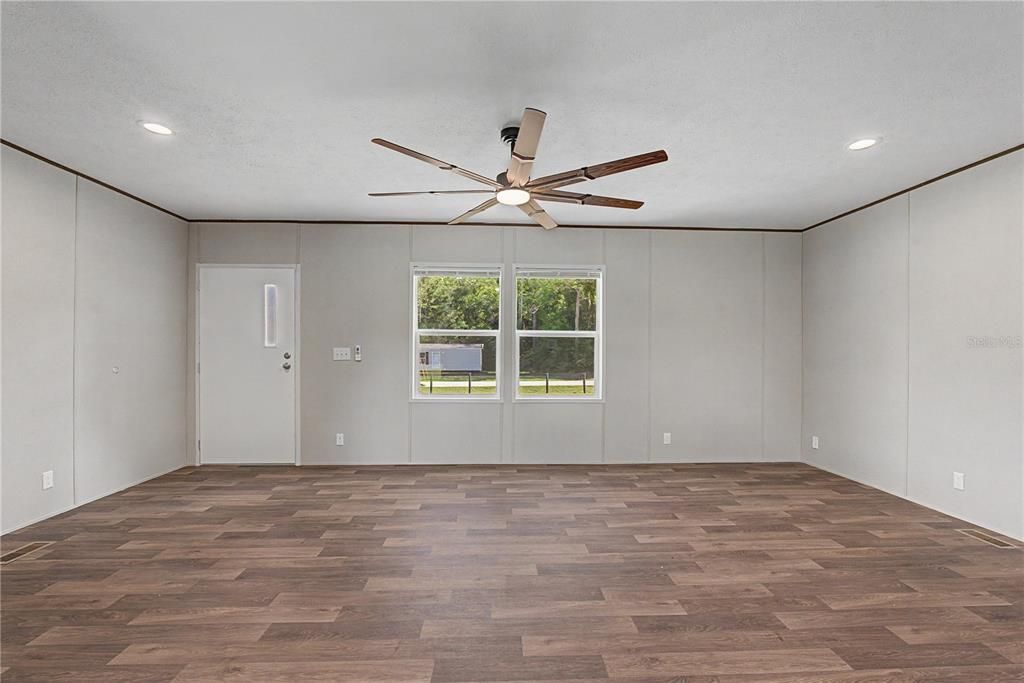 For Rent: $2,200 (4 beds, 2 baths, 1850 Square Feet)