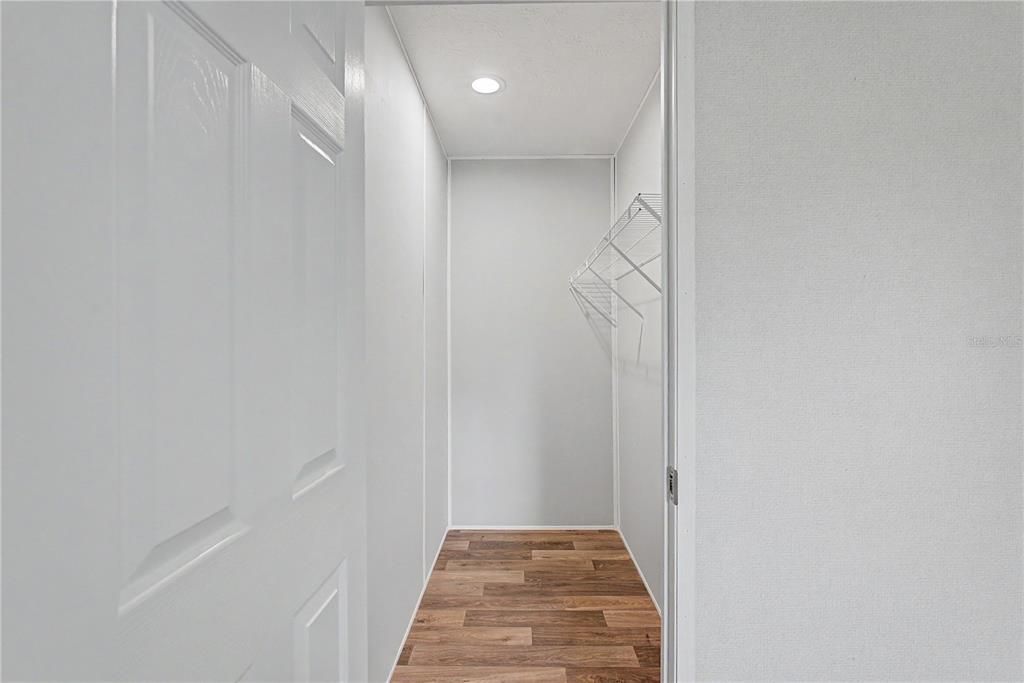 For Rent: $2,200 (4 beds, 2 baths, 1850 Square Feet)