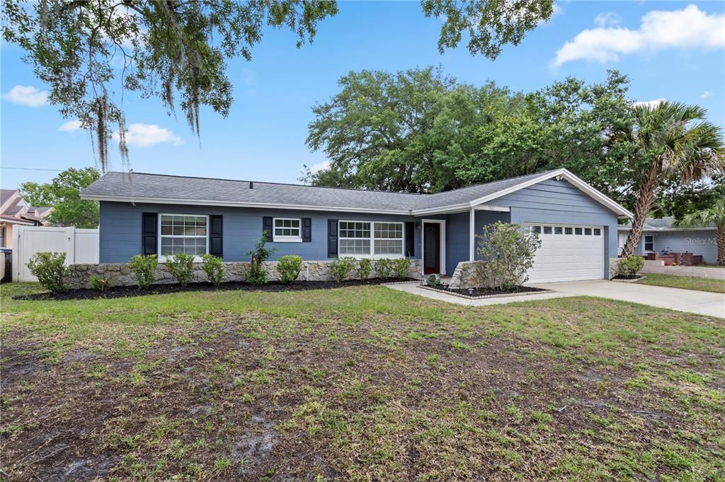 Active With Contract: $399,990 (3 beds, 2 baths, 1678 Square Feet)