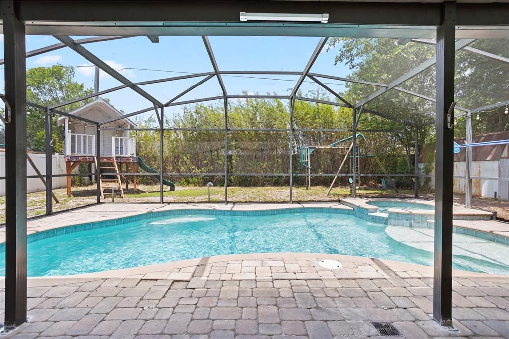 Active With Contract: $399,990 (3 beds, 2 baths, 1678 Square Feet)